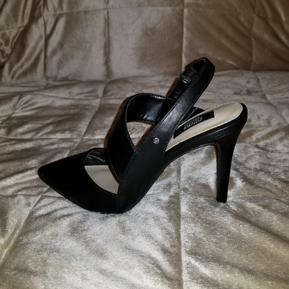 Jones New York Cross Strap Heels